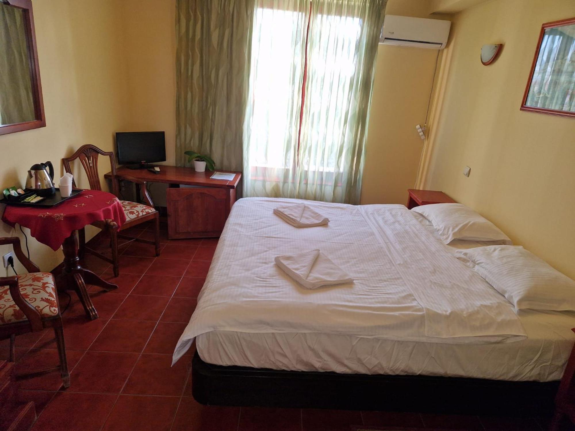 Hotel Francesca ทิมิชัวรา ภายนอก รูปภาพ
